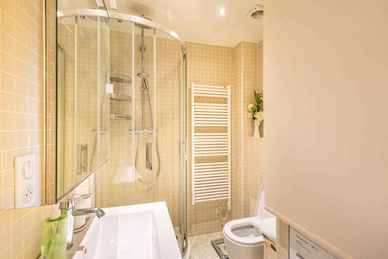 Guestready Modern Apartment Near Parc Monceau Paris